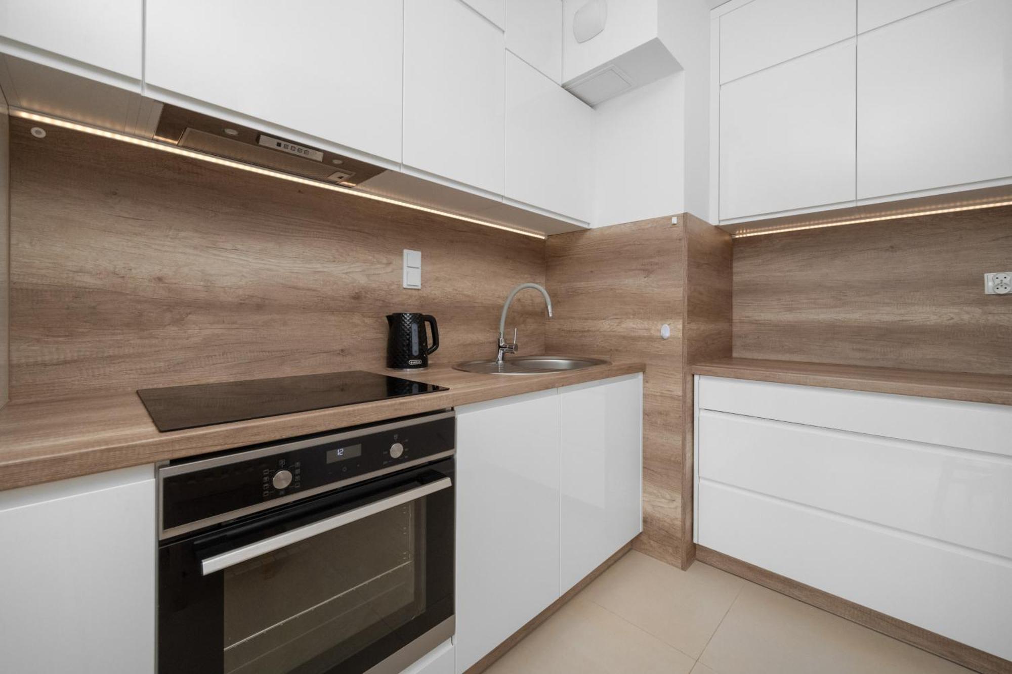 Klasyczny Apartament Z Balkonem We Wroclawiu By Noclegi Renters ภายนอก รูปภาพ